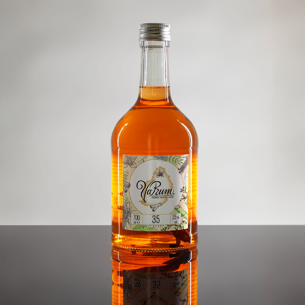 VaRum 35 | Feiner Vanilla-Rum 700 ml Studiofotografie einer Flasche VaRum 35