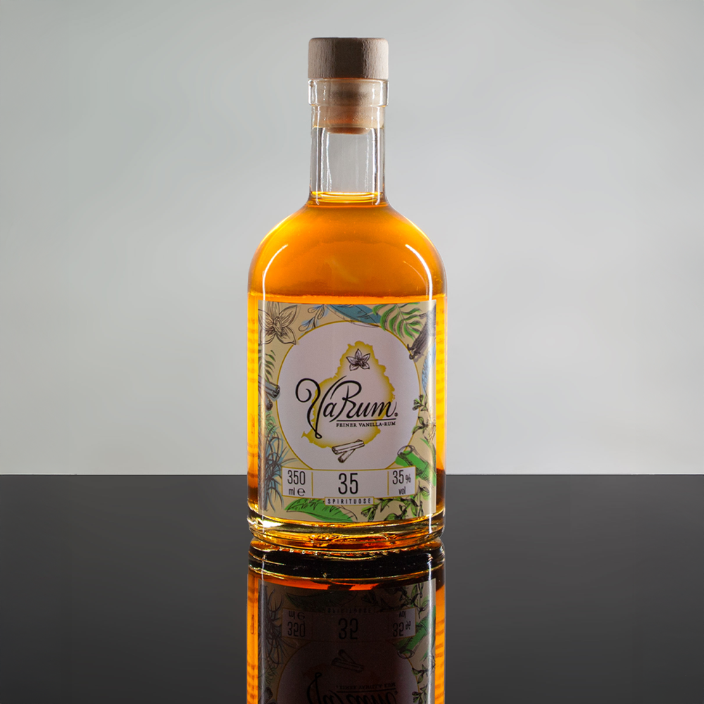 VaRum 35 | Feiner Vanilla-Rum 350 ml Studiofotografie einer Flasche VaRum 35