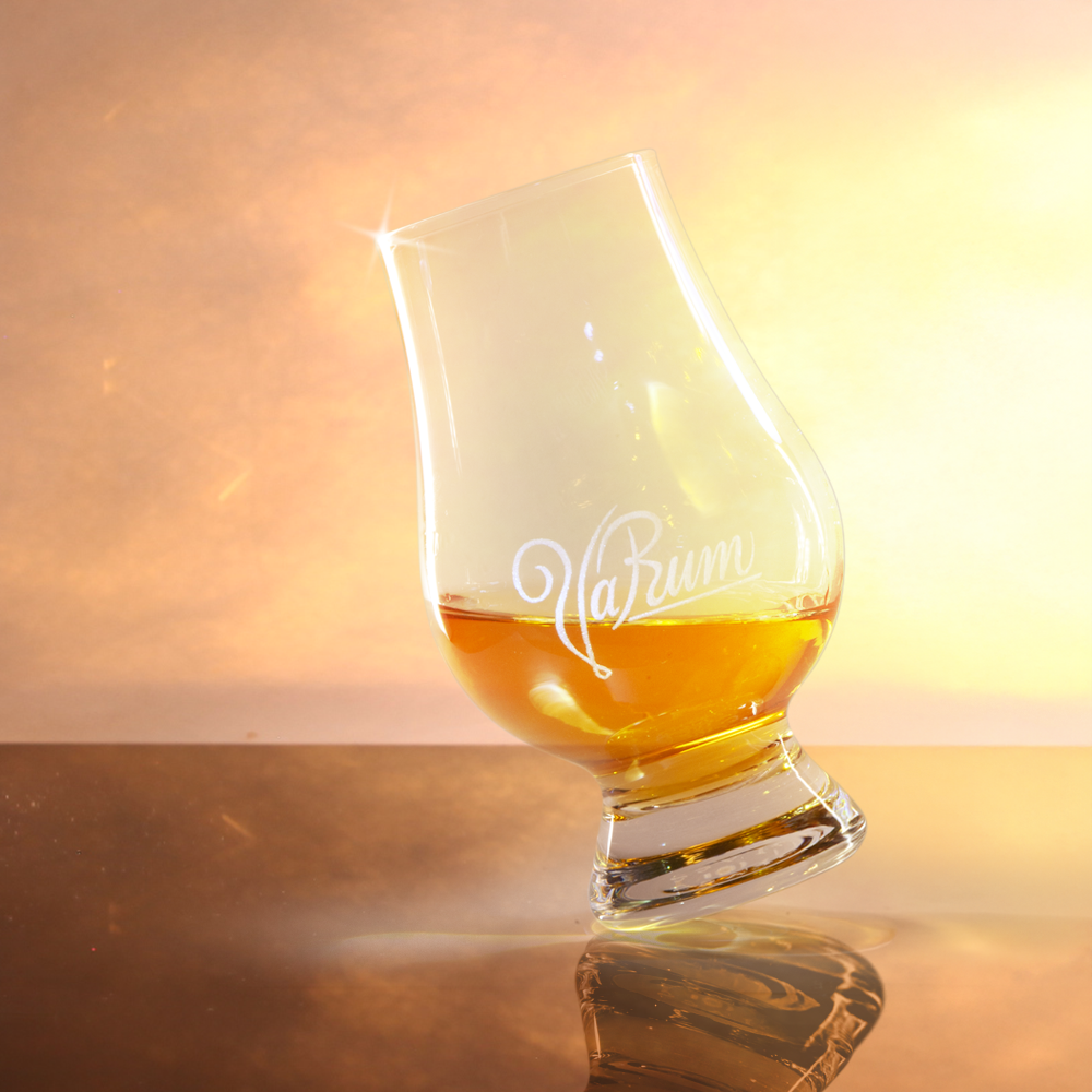 VaRum Genussglas VaRum Genussglas schräg stehend